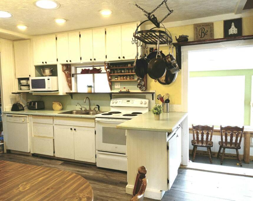 The Goulding Cottage And Farm - 4 Beds, 3 Baths Henrieville Екстериор снимка